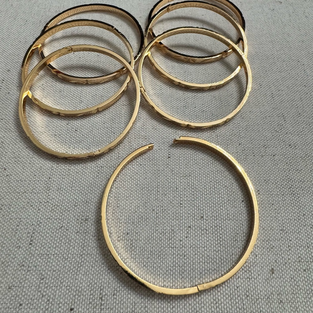 Classic Gold Stackable Bangle Bracelet Set - Picture 5 of 10